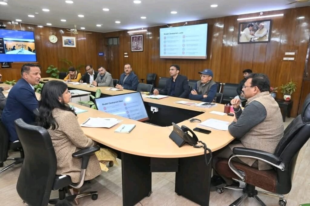 भूमि अभिलेखों के डिजिटलीकरण पर मुख्य सचिव आनन्द बर्द्धन ने दिए सख्त निर्देश