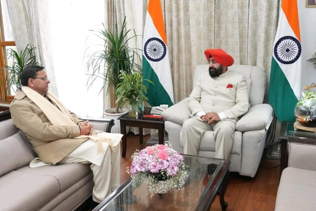 राज्यपाल से मुख्यमंत्री धामी ने भेंट कर नववर्ष 2026 की दी शुभकामनाएं