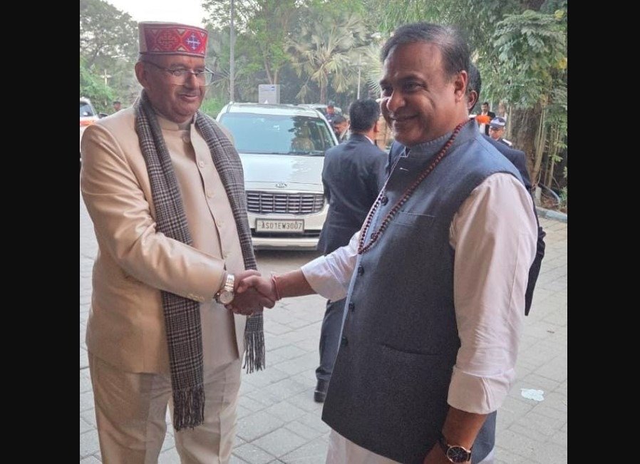 असम के मुख्यमंत्री हिमंत बिस्वा सरमा से कृषि मंत्री गणेश जोशी ने की भेंट 