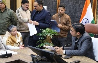 जनता दर्शन बना राहत का मंच, डीएम सविन बंसल की जनसुनवाई में समयबद्ध निस्तारण से बढ़ा जन विश्वास