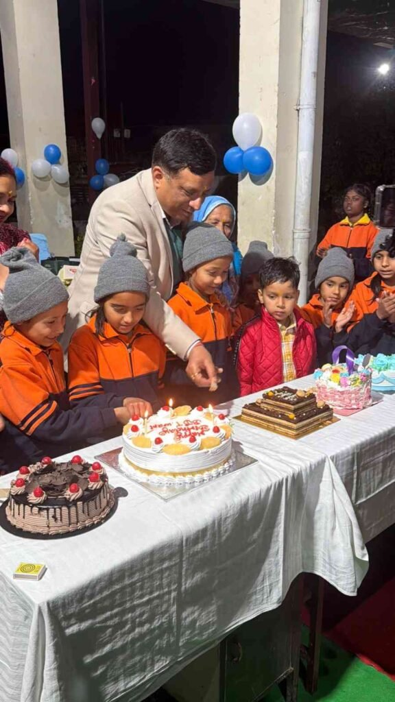 जब जन्मदिन बना उम्मीद का उत्सव, अनाथ बालिकाओं के बीच पहुंचे IAS अधिकारी बंशीधर तिवारी