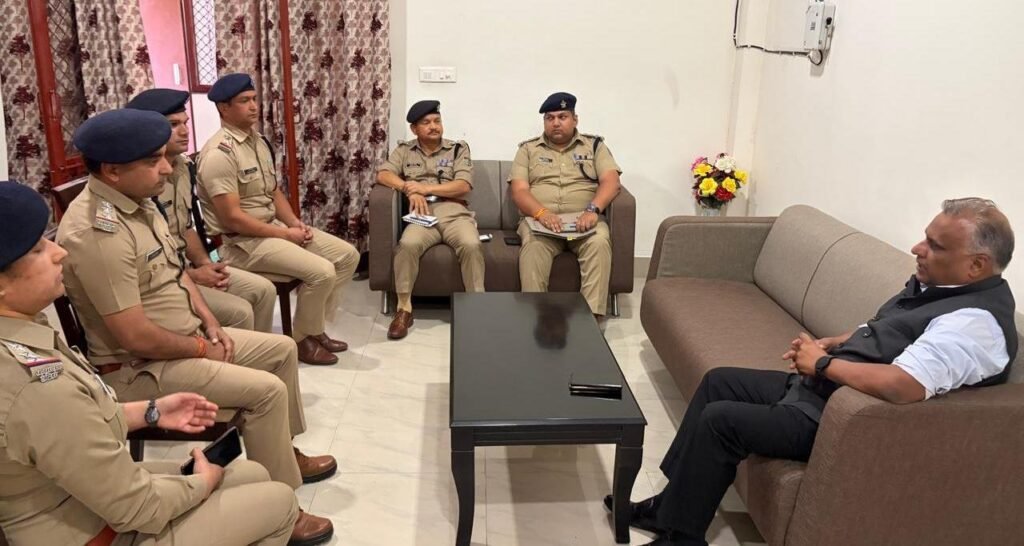 श्रीनगर में चारधाम यात्रा की सुरक्षा पर समीक्षा बैठक, अधिकारियों को निर्देश जारी