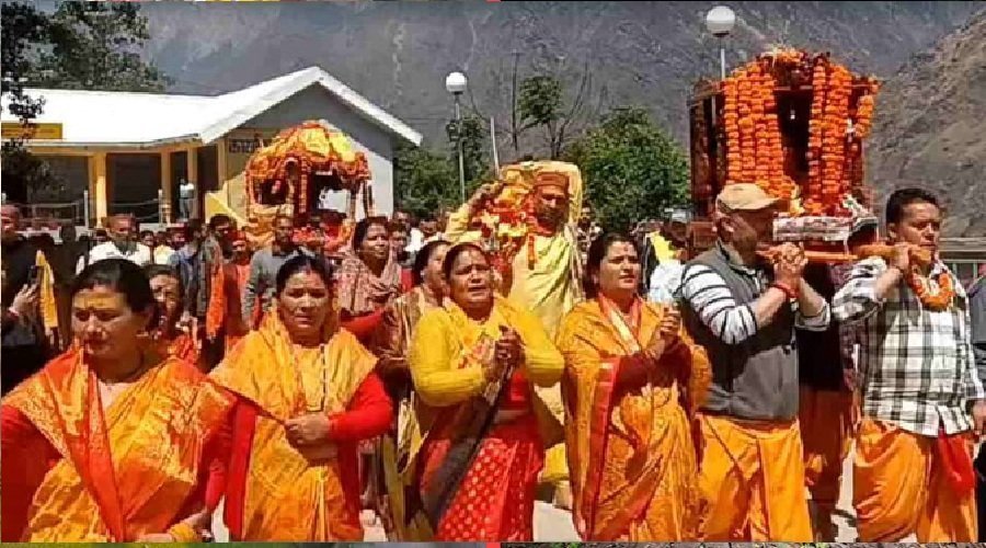 बदरीनाथ धाम के लिए रवाना हुई शंकराचार्य की गद्दी व गाडू घड़ा तेल कलश यात्रा, 23 अप्रैल को खुलेंगे कपाट