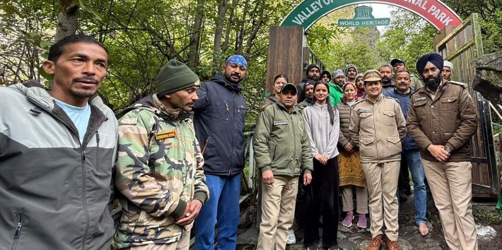पर्यटकों के दीदार को खूली फूलों की घाटी