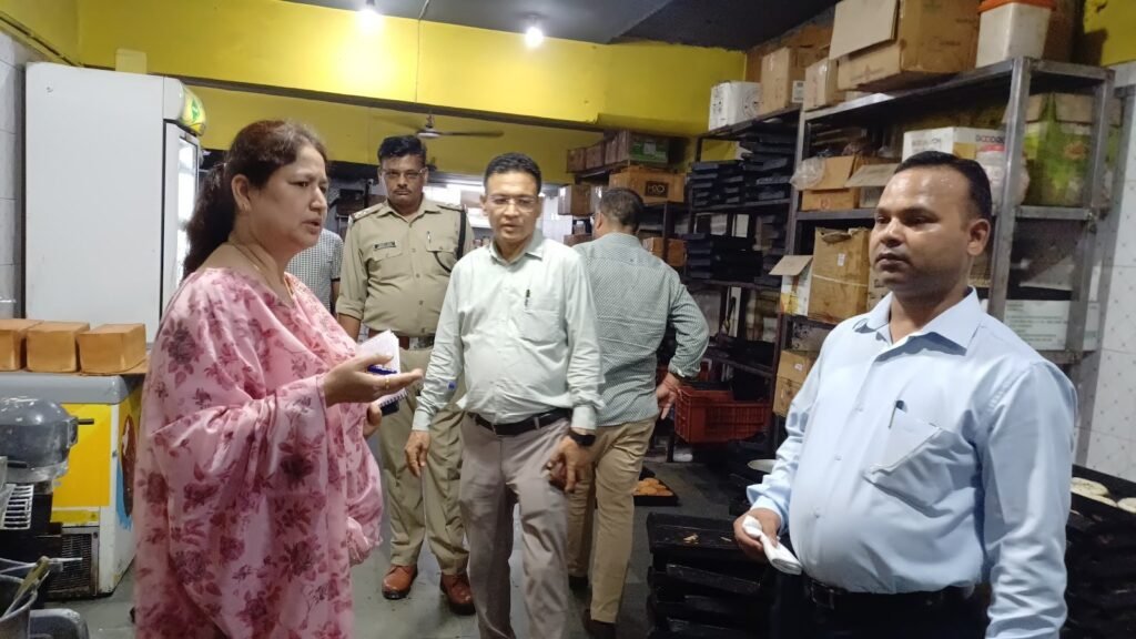 कोटद्वार : घरेलू गैस सिलेंडरों के दुरुपयोग पर कार्रवाई, दो सिलेंडर जब्त