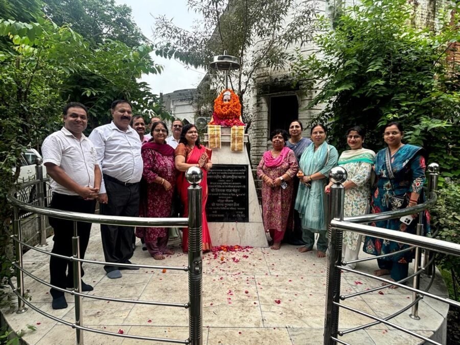 अमर शहीद जगदीश वत्स को श्रद्धांजलि, नवंबर में भव्य एलुमनाई मीट के आयोजन की तैयारियों पर चर्चा